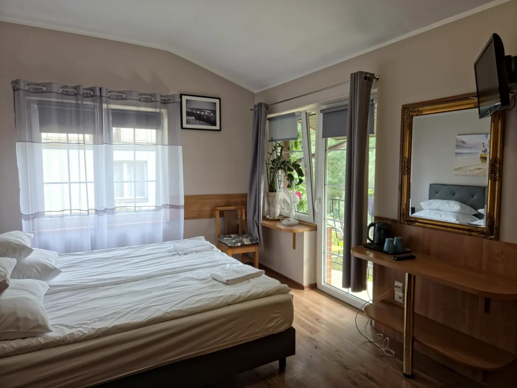 Pokój dwuosobowy z balkonem – pokój w Plac Rybaków INN Sopot